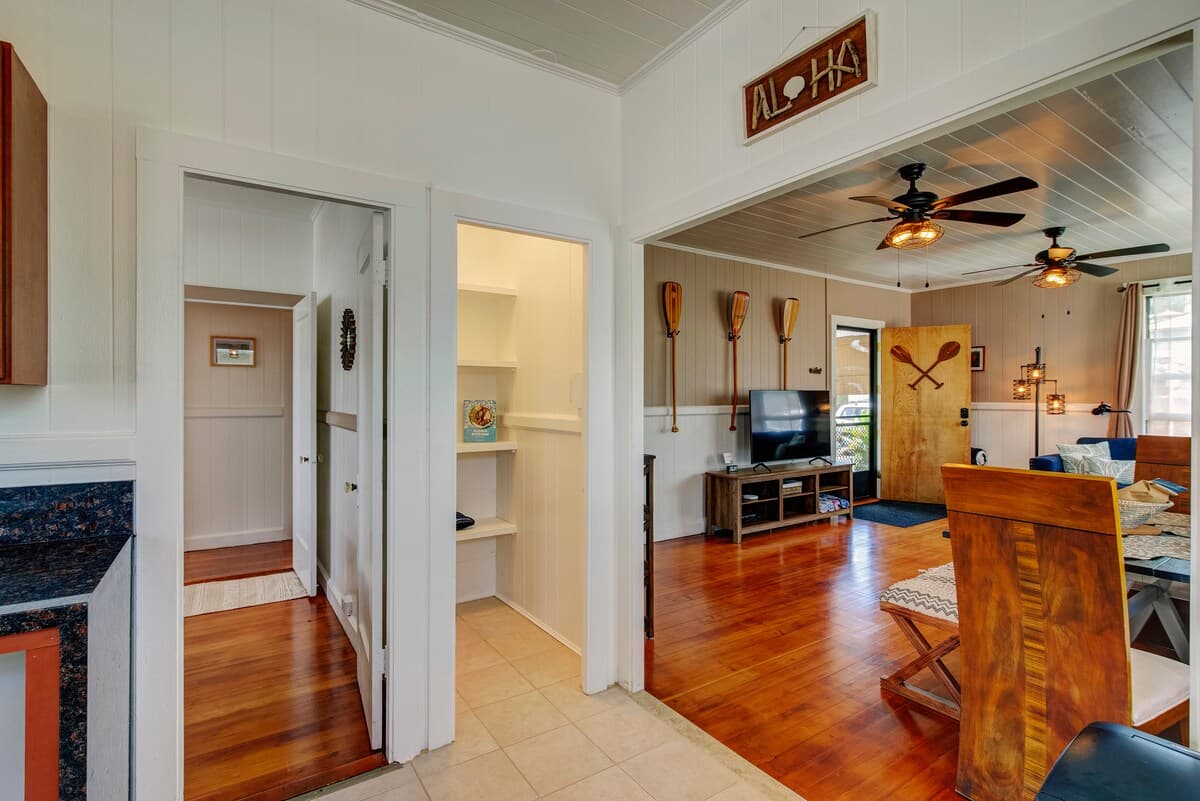 Home in Hilo · ★4.95 · 3 bedrooms · 3 beds · 1 private bath - Photo 5