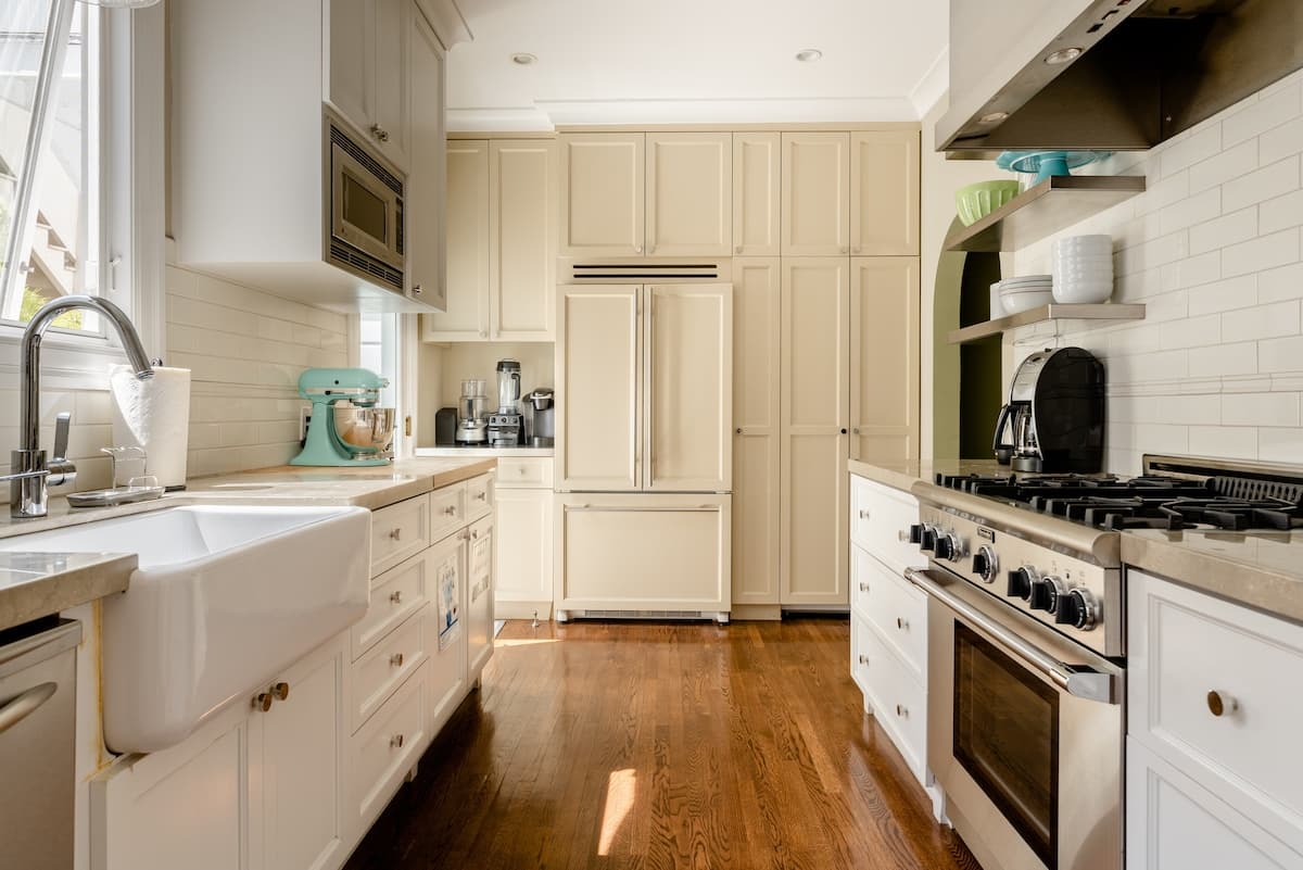 Cow Hollow Flat with Golden Gate View + Garden - Photo 1