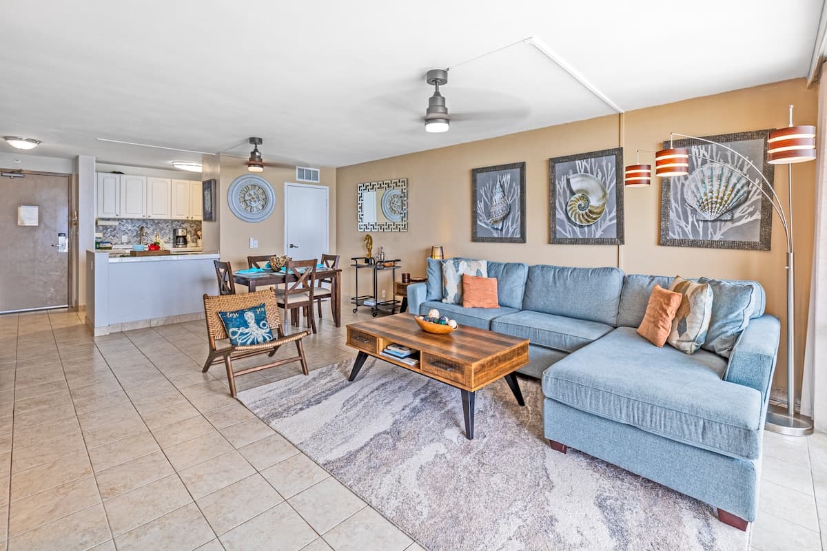 Condo in Lahaina · ★4.78 · 2 bedrooms · 3 beds · 2 baths - Photo 2