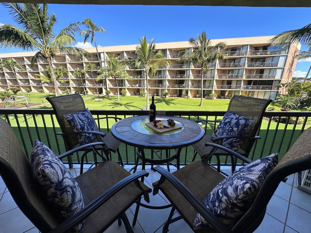 Condo in Kihei · ★4.84 · 1 bedroom · 3 beds · 2 baths - Photo 4