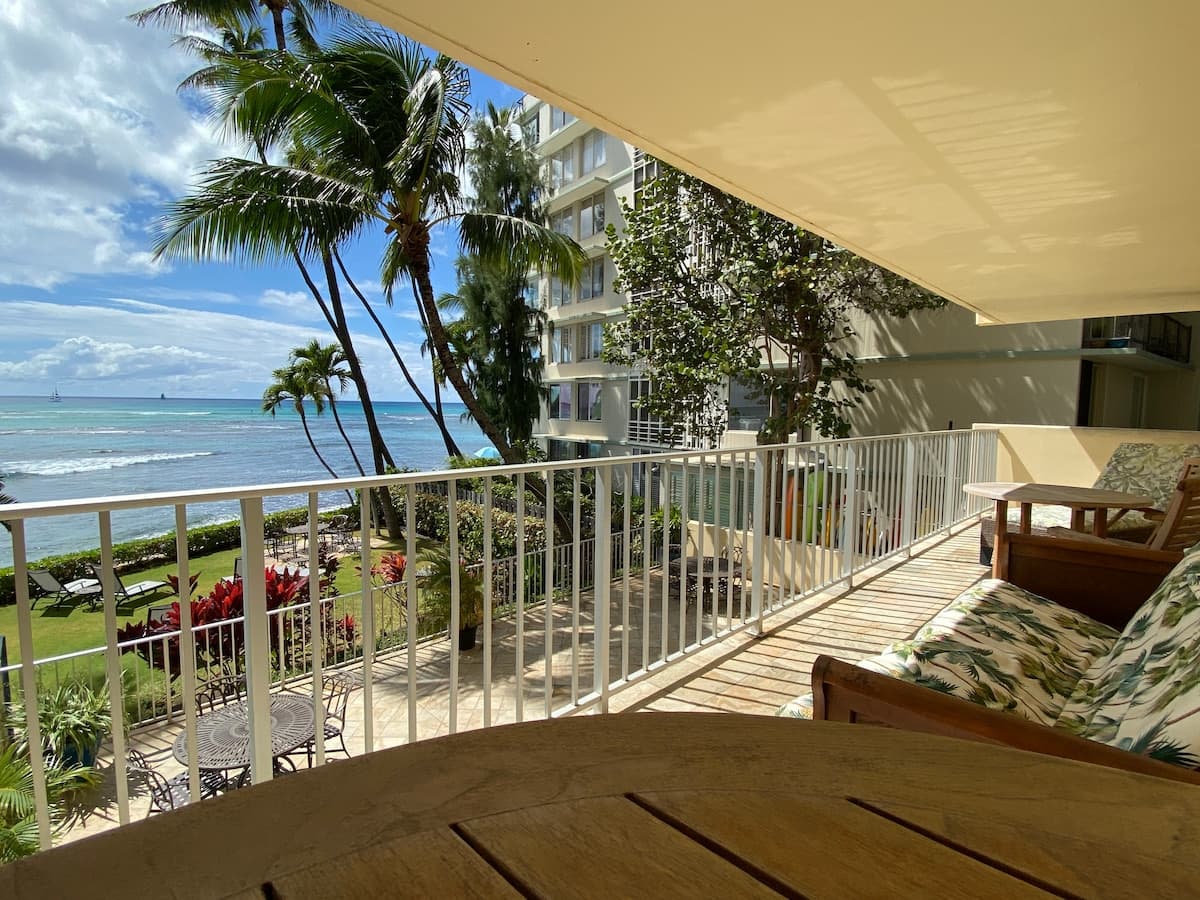 Condo in Honolulu · ★4.72 · 1 bedroom · 3 beds · 1 private bath - Photo 1