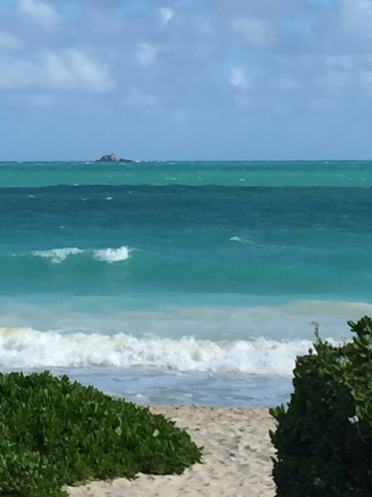 Home in Kailua · ★4.79 · 1 bedroom · 2 beds · 1 private bath - Photo 1