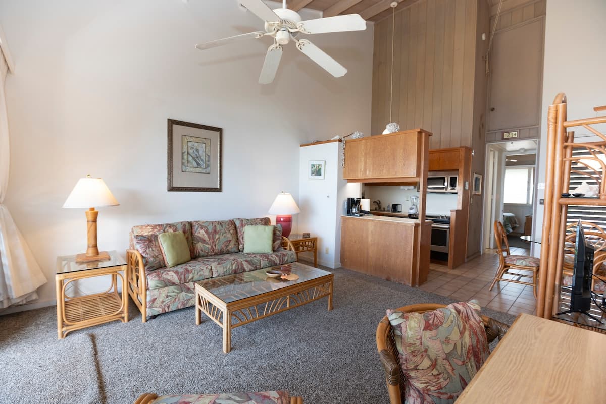 Condo in Lahaina · ★4.7 · 1 bedroom · 1 bed · 1 private bath - Photo 4