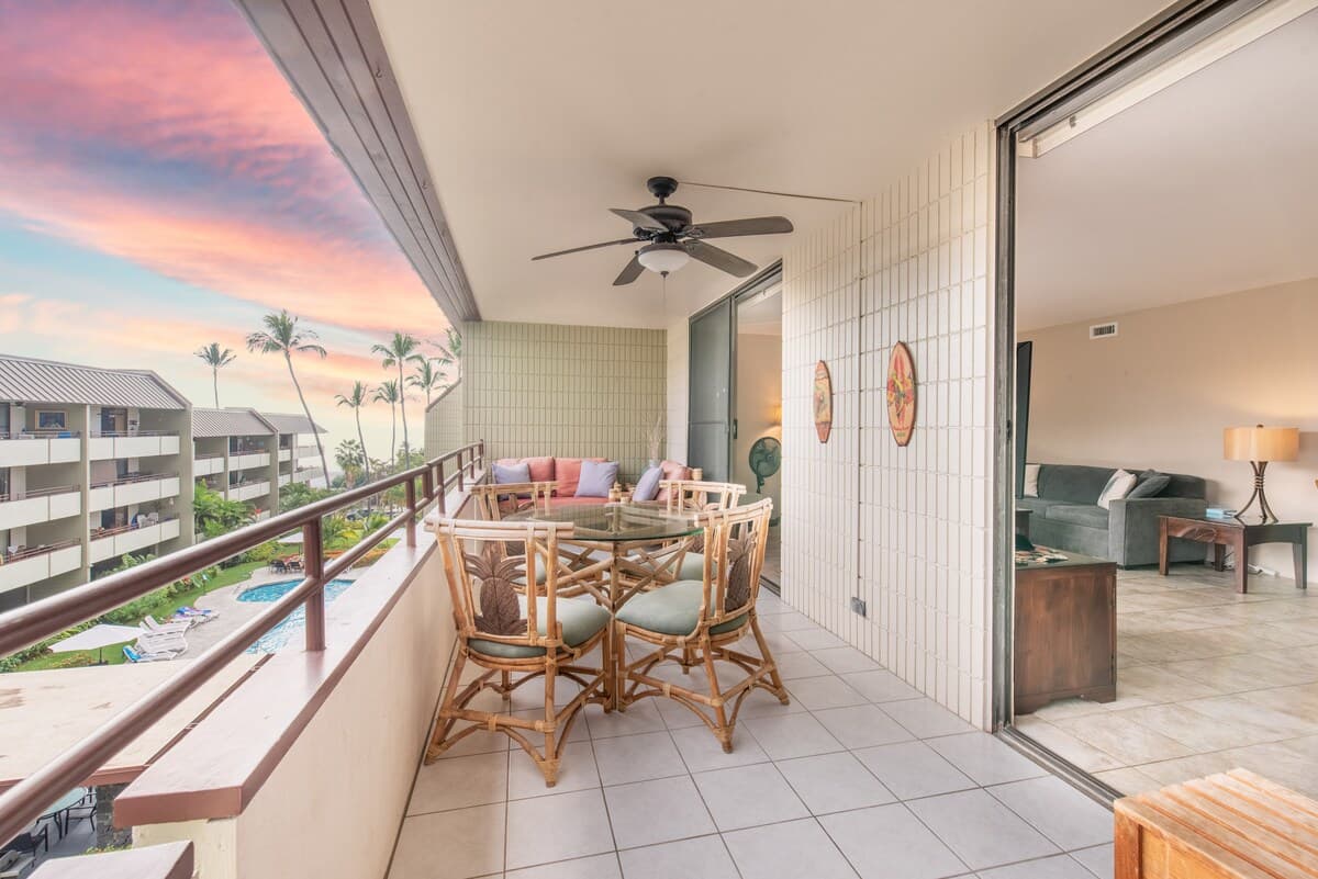 Condo in Kailua-Kona · ★4.83 · 2 bedrooms · 3 beds · 2 private baths - Photo 1