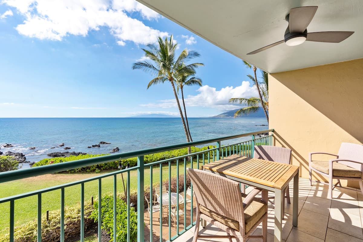 Condo in Kihei · ★4.73 · 1 bedroom · 2 beds · 1 private bath - Photo 5