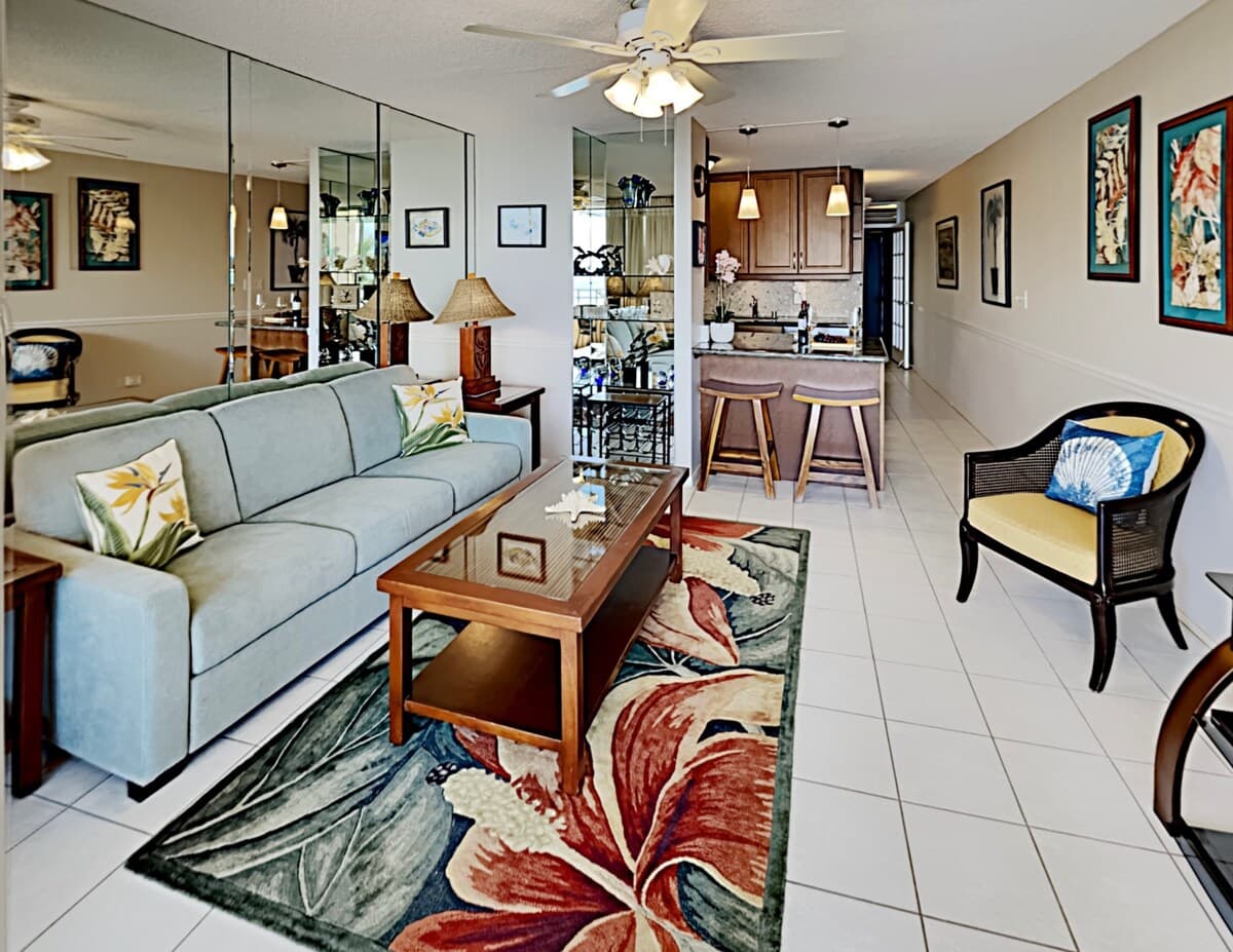 Condo in Wailuku · ★4.9 · 1 bedroom · 2 beds · 1 bath - Photo 4