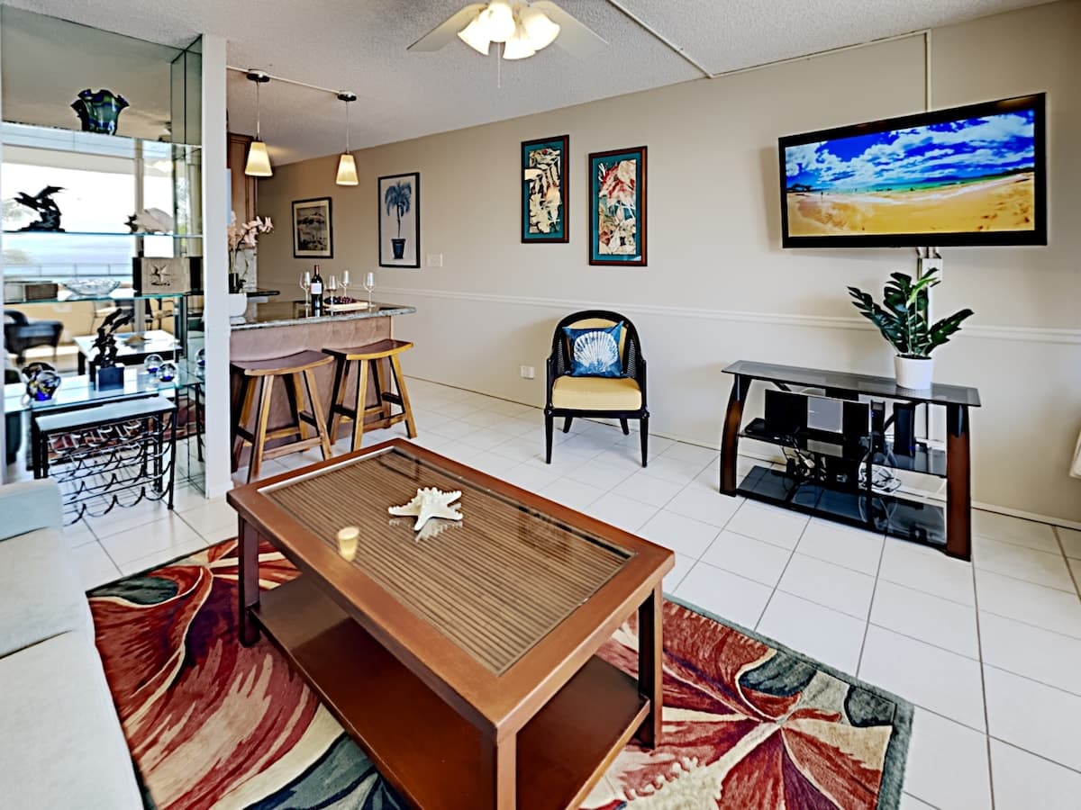Condo in Wailuku · ★4.9 · 1 bedroom · 2 beds · 1 bath - Photo 5