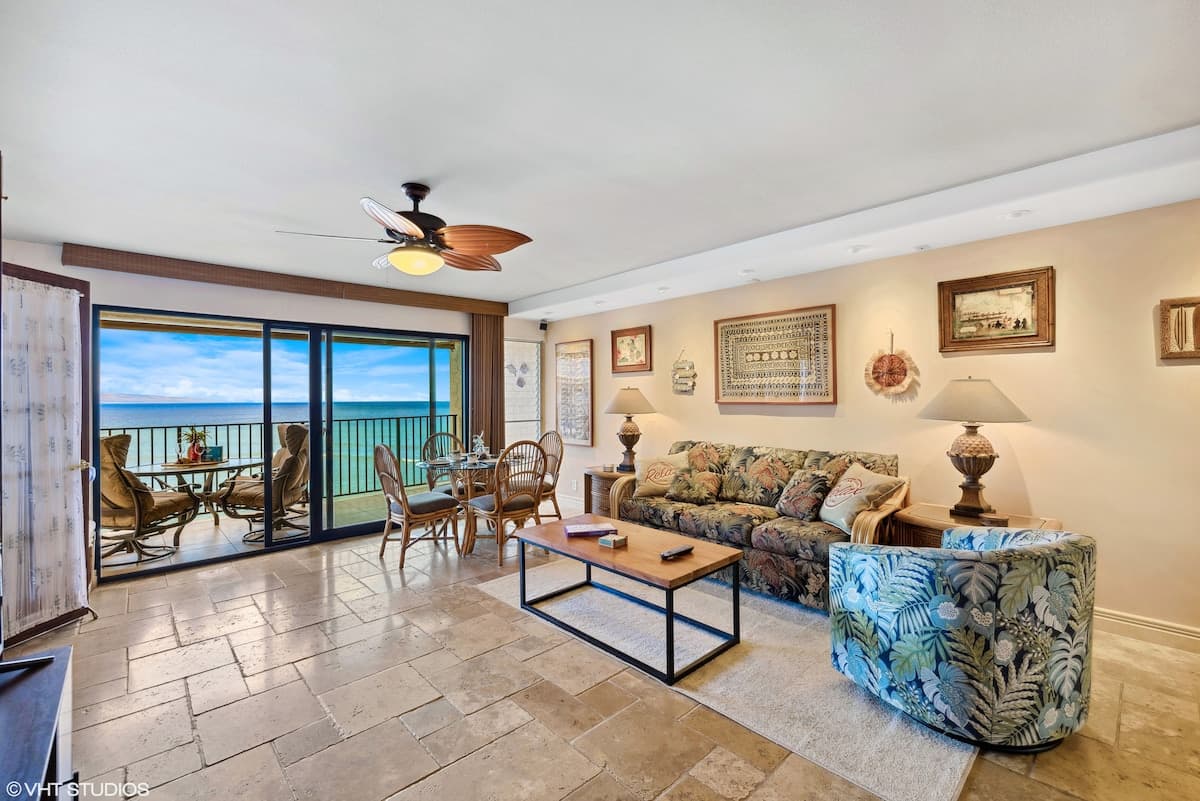 Condo in Lahaina · ★4.93 · 2 bedrooms · 3 beds · 2 baths - Photo 3