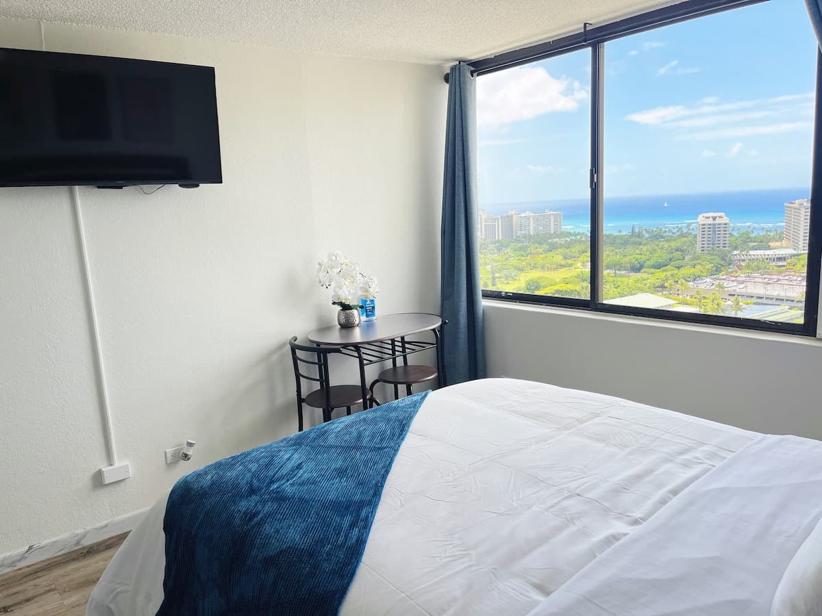 29th floor ocean view Waikiki Hawaiian Monarch - Photo 5