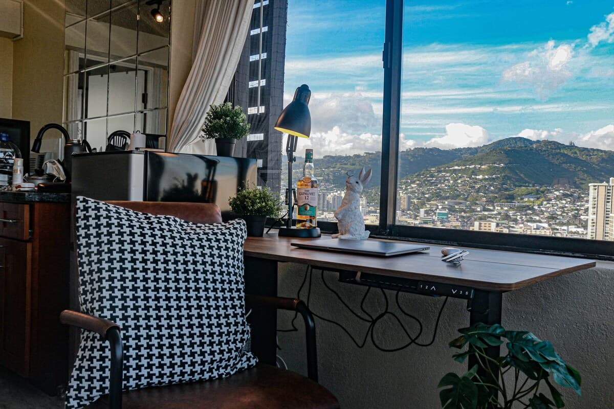 Condo in Honolulu · ★4.77 · 1 bedroom · 2 beds · 1 private bath - Photo 1