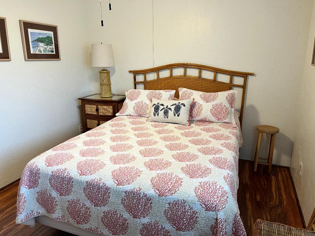 Condo in Kailua-Kona · ★4.95 · 2 bedrooms · 2 beds · 2 private baths - Photo 2