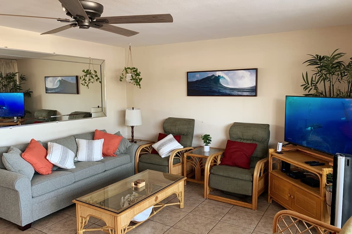 Condo in Kihei · ★4.85 · 2 bedrooms · 4 beds · 2 private baths - Photo 4