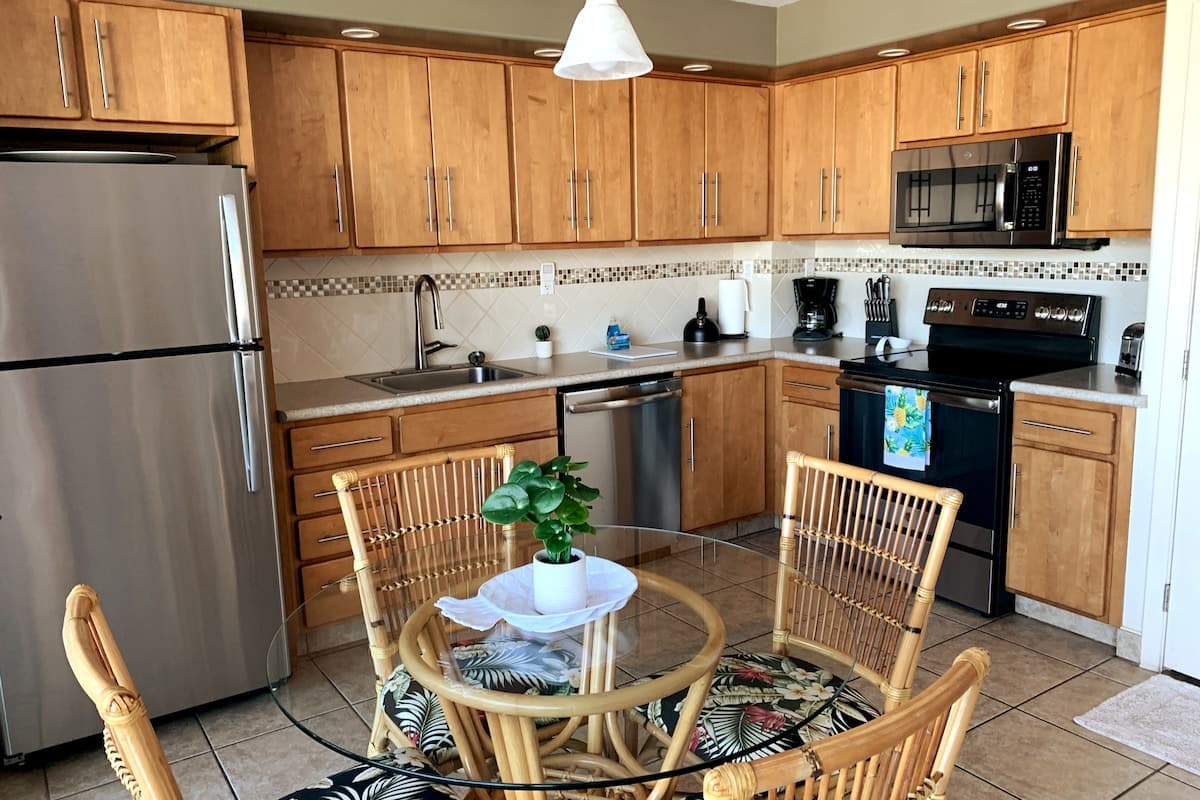 Condo in Kihei · ★4.85 · 2 bedrooms · 4 beds · 2 private baths - Photo 3