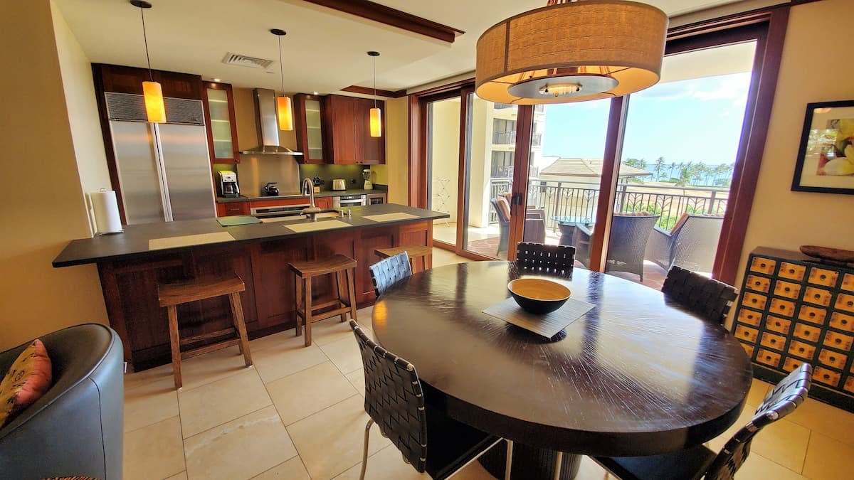 Condo in Kapolei · ★4.98 · 2 bedrooms · 3 beds · 2 private baths - Photo 2