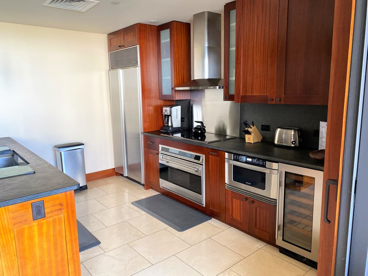 Condo in Kapolei · ★4.98 · 2 bedrooms · 3 beds · 2 private baths - Photo 5
