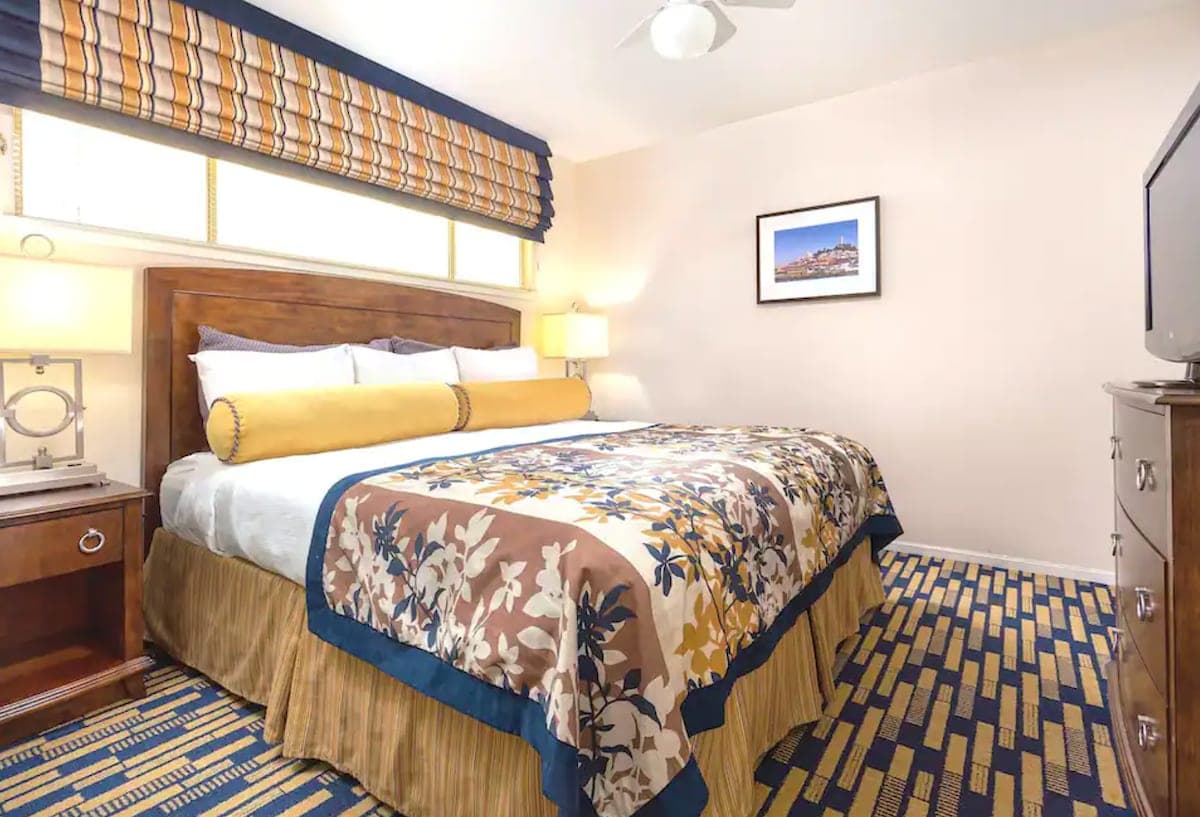 Steps from Ghirardelli & Cable Cars, 2BR - Photo 1