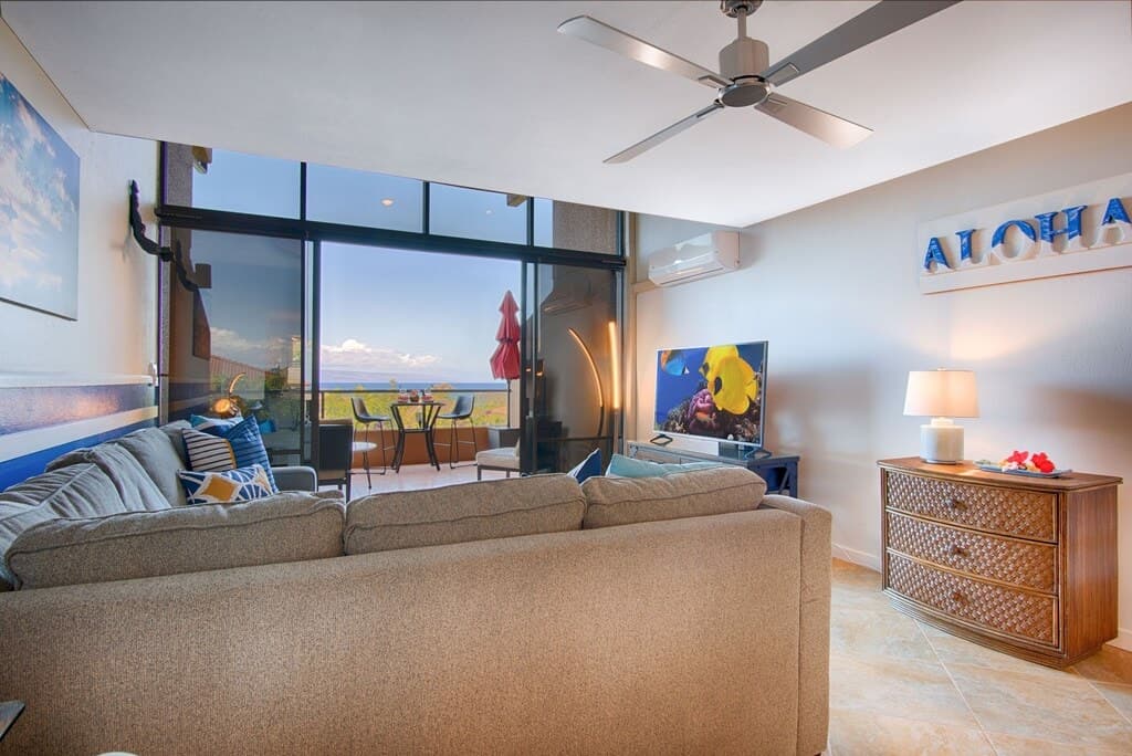 Condo in Lahaina · ★4.92 · 2 bedrooms · 3 beds · 2 baths - Photo 3
