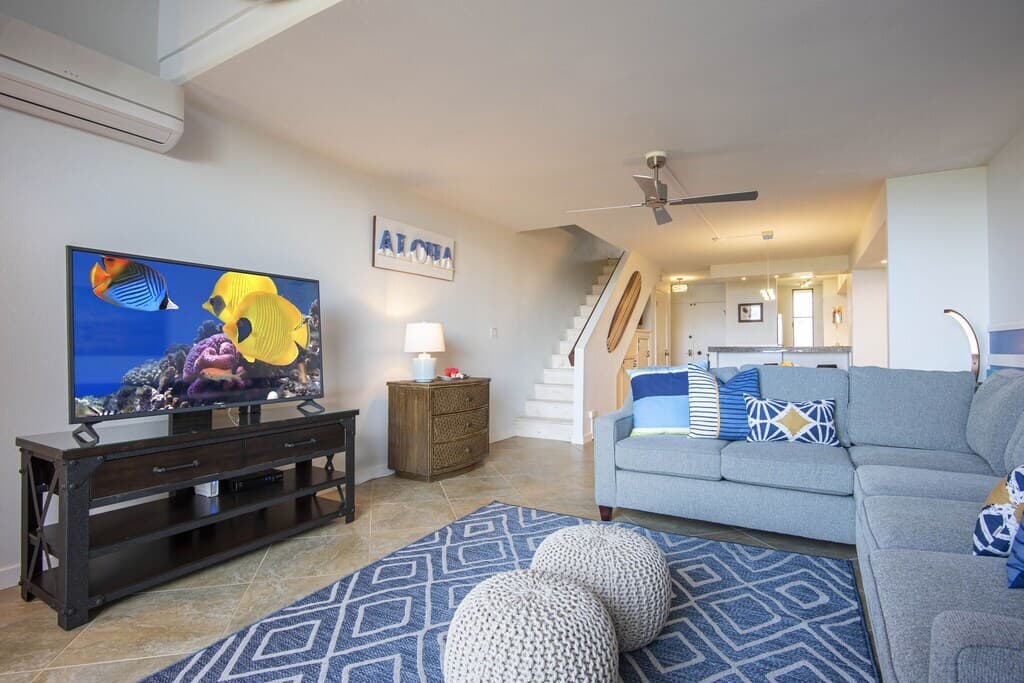Condo in Lahaina · ★4.92 · 2 bedrooms · 3 beds · 2 baths - Photo 4