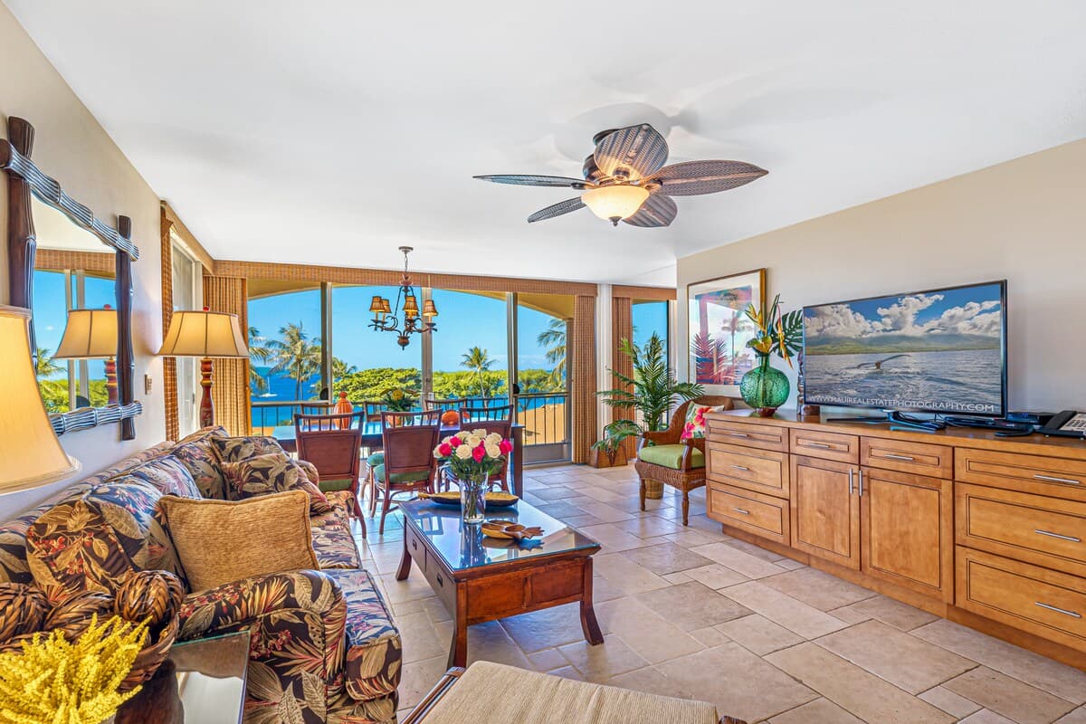 Stunning Top-Floor Oceanfront View Suite! - Photo 3