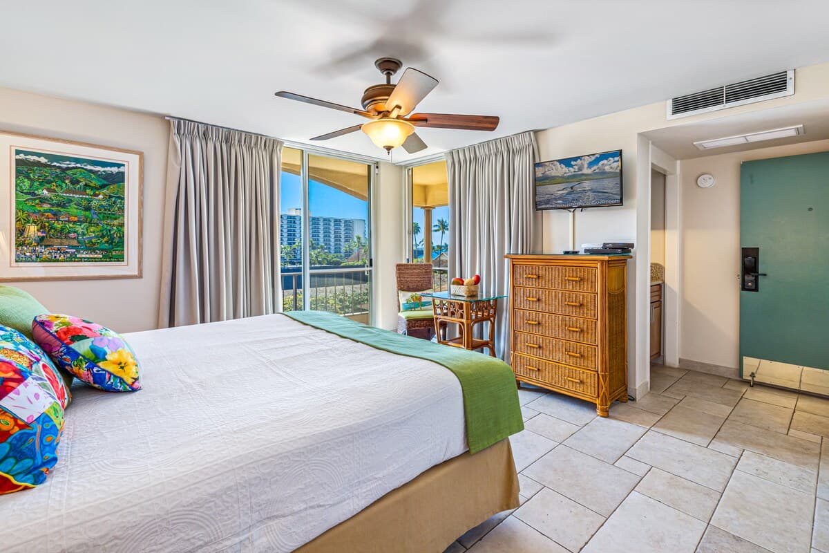 Stunning Top-Floor Oceanfront View Suite! - Photo 2