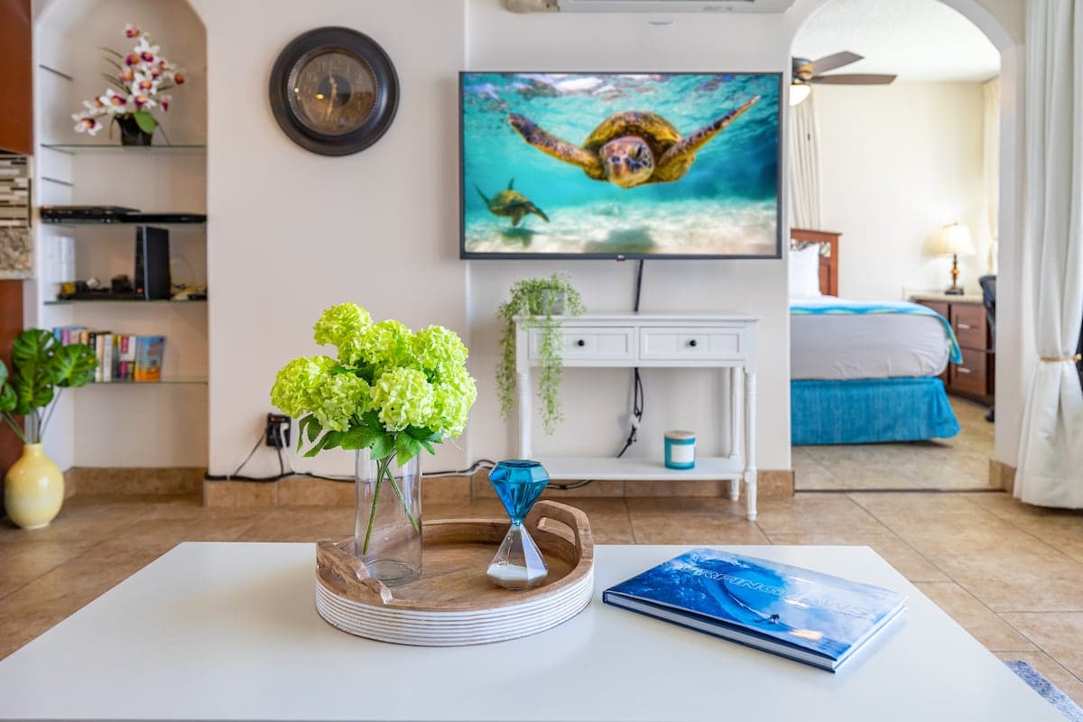 Condo in Honolulu · ★4.71 · 1 bedroom · 2 beds · 1 private bath - Photo 5