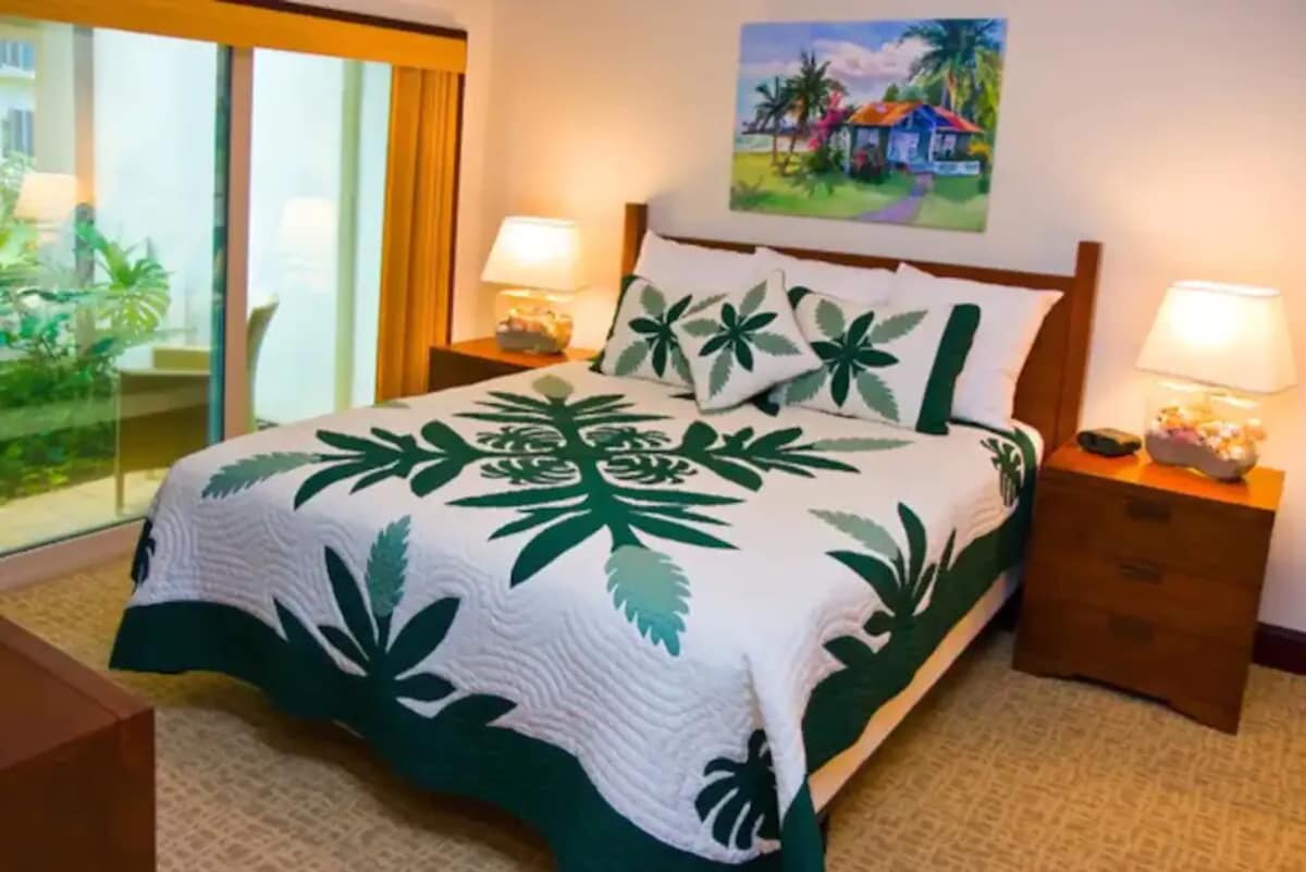 Condo in Kapaa · ★4.85 · 2 bedrooms · 3 beds · 3 baths - Photo 4