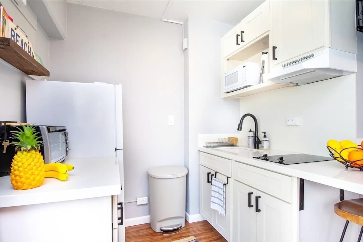 Condo in Honolulu · ★4.98 · 1 bedroom · 1 bed · 1 private bath - Photo 3