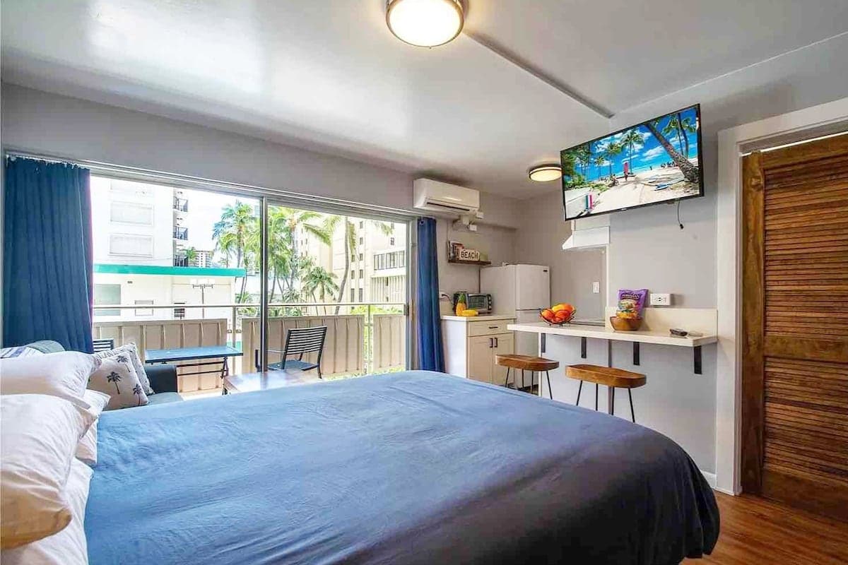 Condo in Honolulu · ★4.98 · 1 bedroom · 1 bed · 1 private bath - Photo 1