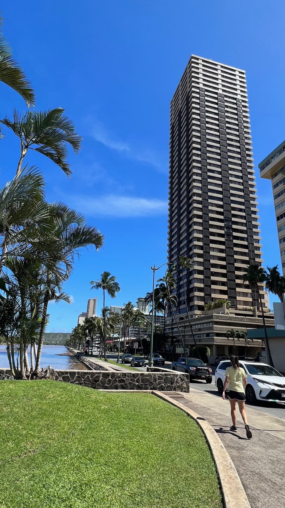 Condo in Honolulu · ★4.79 · Studio · 1 bed · 1 private bath - Photo 5