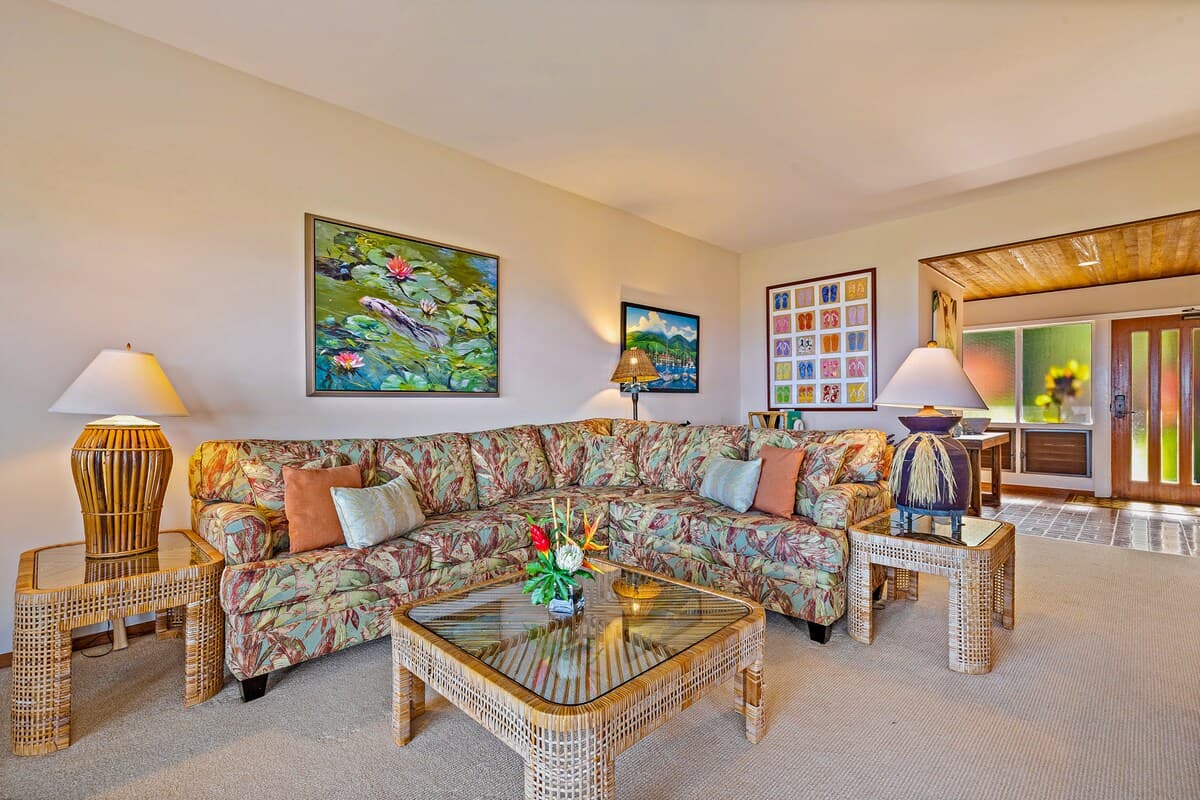Home in Lahaina · ★4.83 · 2 bedrooms · 3 beds · 3 private baths - Photo 5