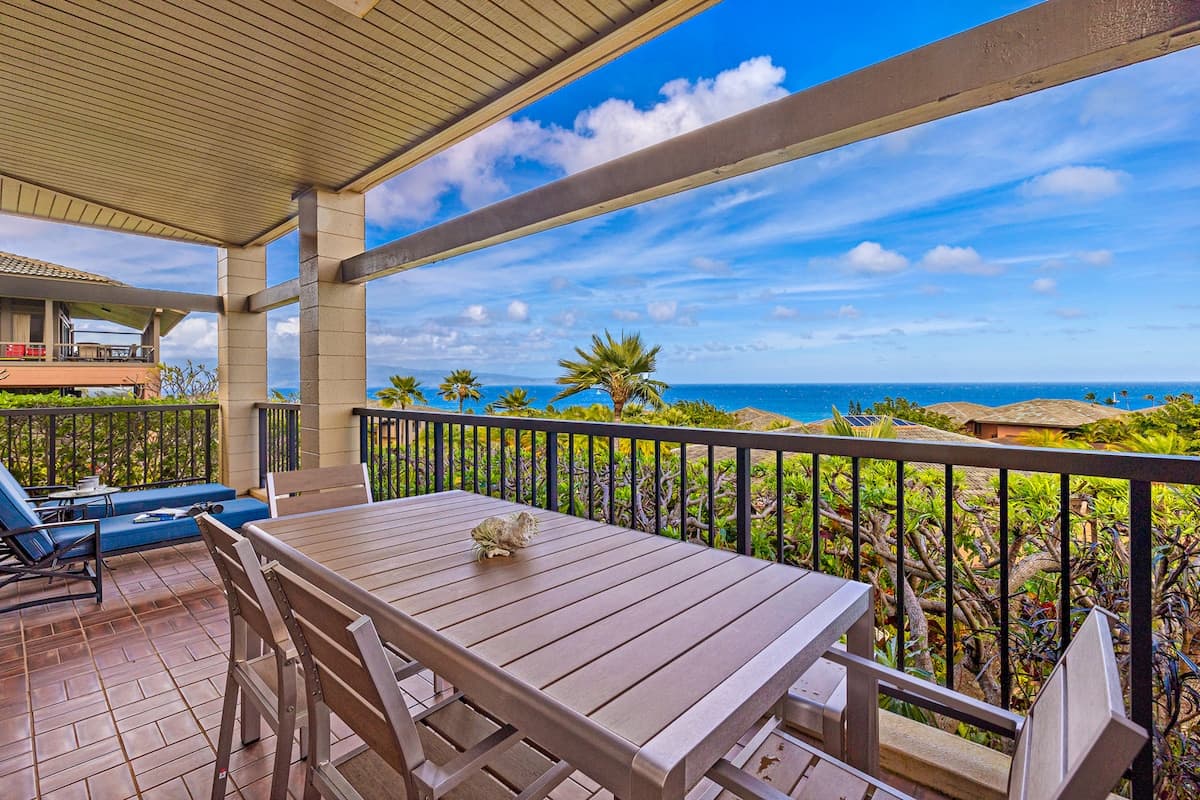 Home in Lahaina · ★4.83 · 2 bedrooms · 3 beds · 3 private baths - Photo 1
