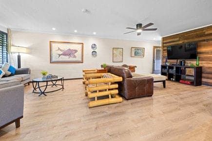 West Maui Ocean Front Condo - Photo 3