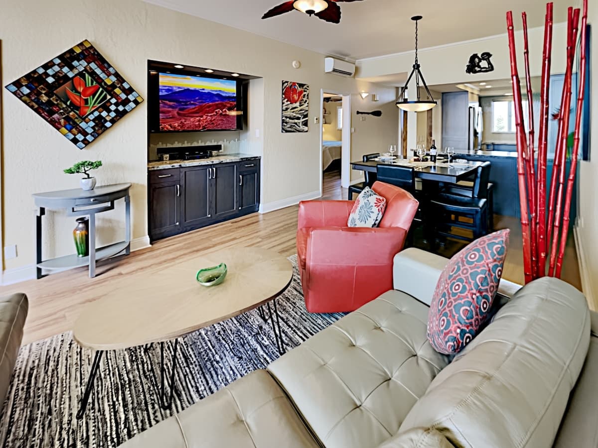 Condo in Kihei · ★4.89 · 2 bedrooms · 2 beds · 2 baths - Photo 4