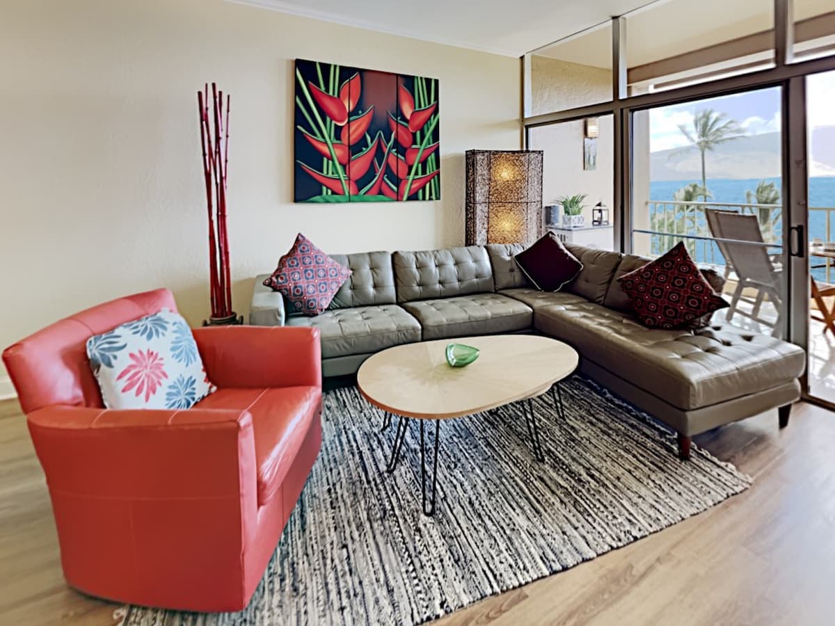 Condo in Kihei · ★4.89 · 2 bedrooms · 2 beds · 2 baths - Photo 2