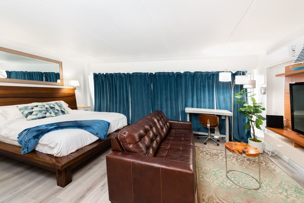 Condo in Honolulu · ★4.94 · 1 bedroom · 2 beds · 1 private bath - Photo 2