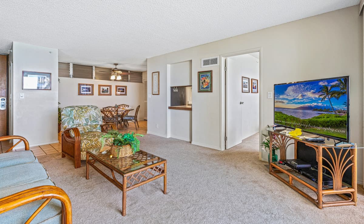 Condo in Lahaina · ★4.83 · 1 bedroom · 2 beds · 1 bath - Photo 3