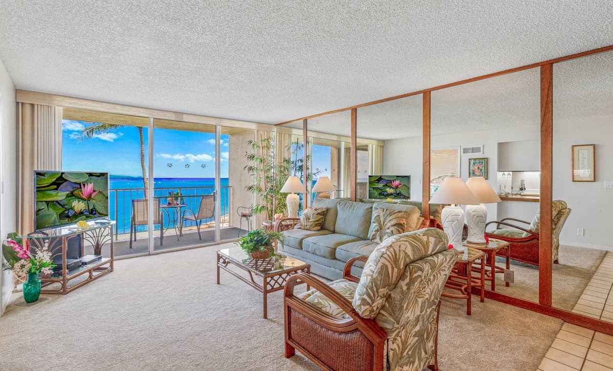 Condo in Lahaina · ★4.83 · 1 bedroom · 2 beds · 1 bath - Photo 1
