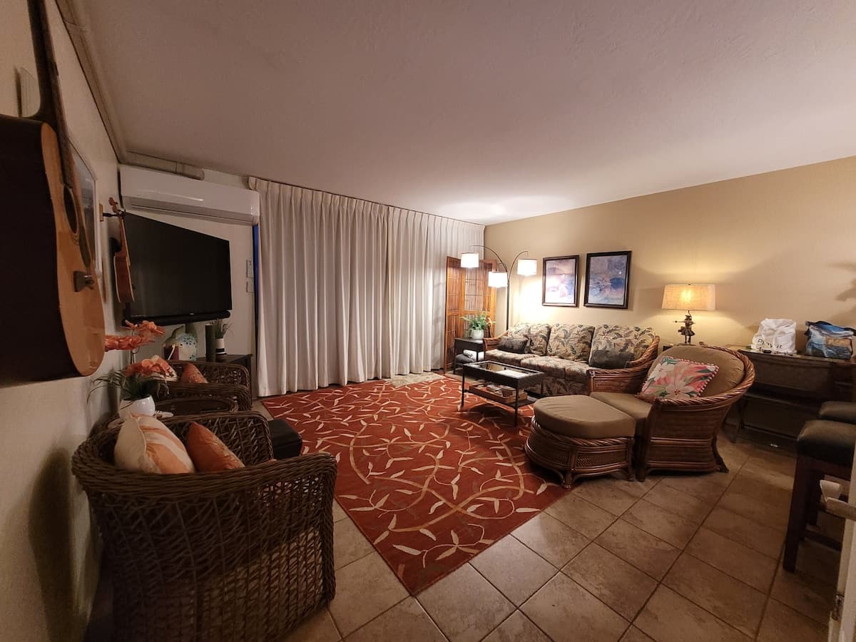 Condo in Kailua-Kona · ★4.87 · 1 bedroom · 2 beds · 1 bath - Photo 5