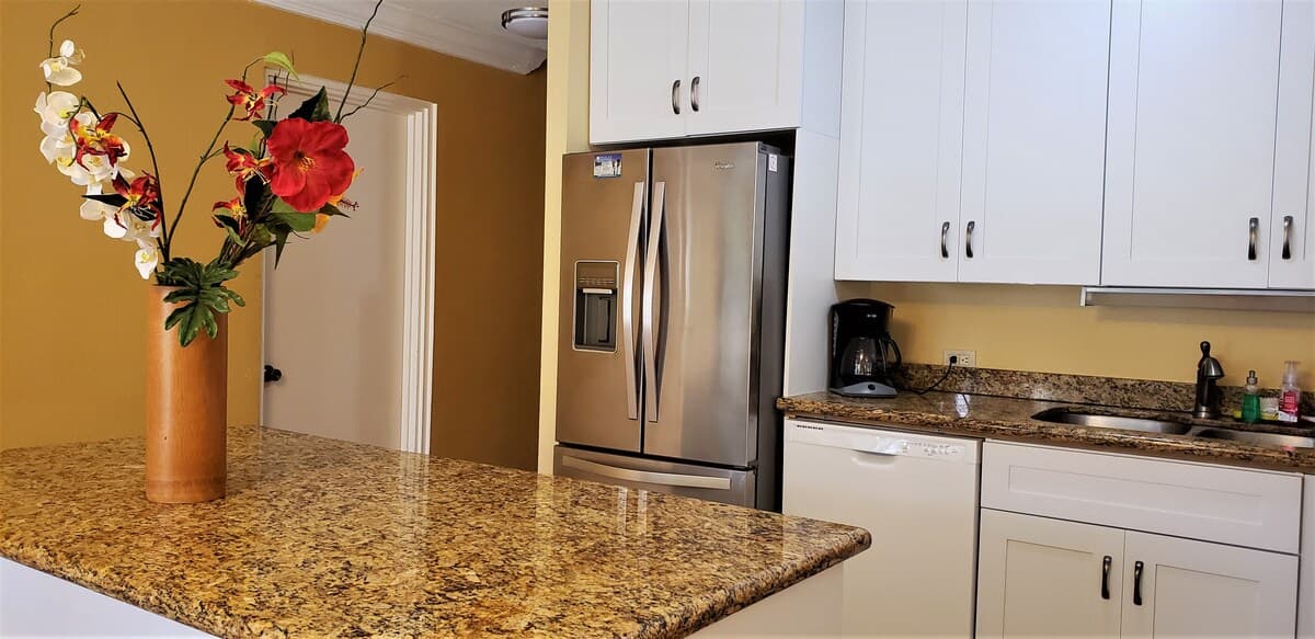 Condo in Kihei · ★4.79 · 3 bedrooms · 5 beds · 2 shared baths - Photo 2