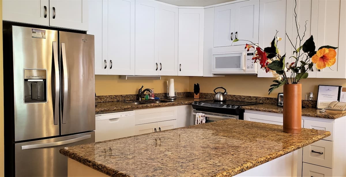 Condo in Kihei · ★4.79 · 3 bedrooms · 5 beds · 2 shared baths - Photo 1