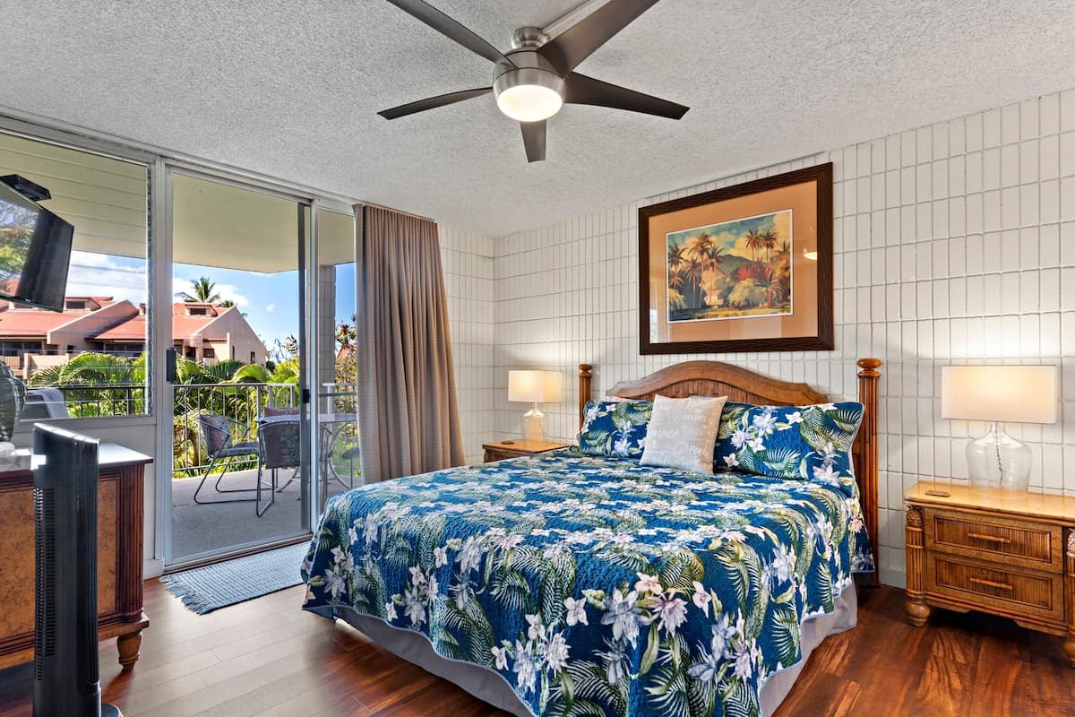 Condo in Kihei · ★4.93 · 2 bedrooms · 4 beds · 2 baths - Photo 5