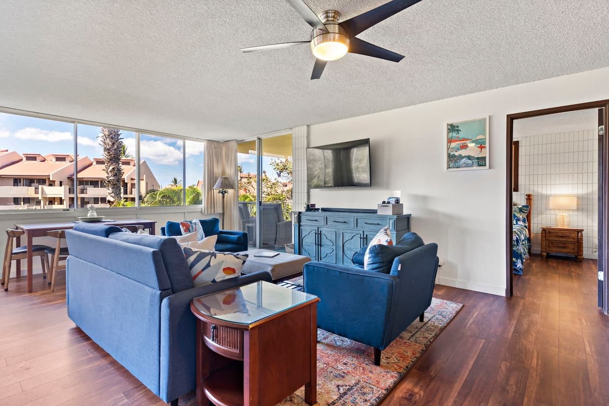 Condo in Kihei · ★4.93 · 2 bedrooms · 4 beds · 2 baths - Photo 4