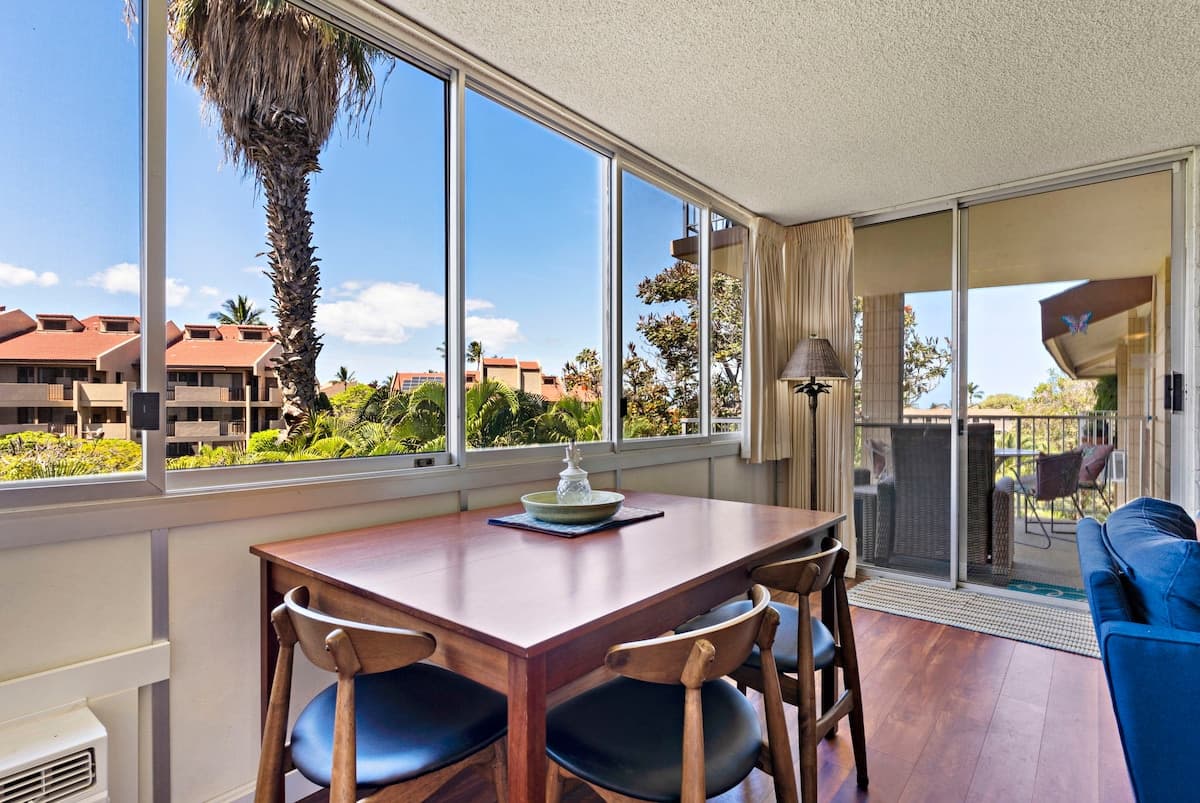 Condo in Kihei · ★4.93 · 2 bedrooms · 4 beds · 2 baths - Photo 3