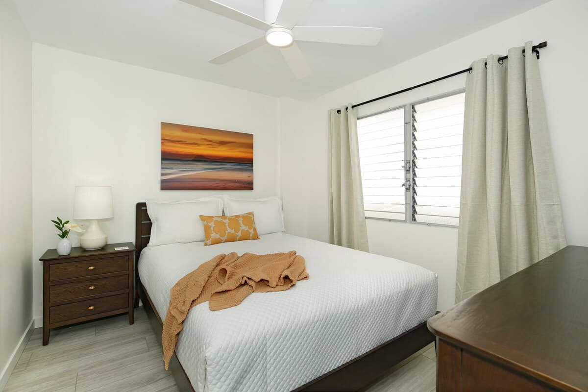 Condo in Honolulu · ★4.74 · 1 bedroom · 2 beds · 1 private bath - Photo 1