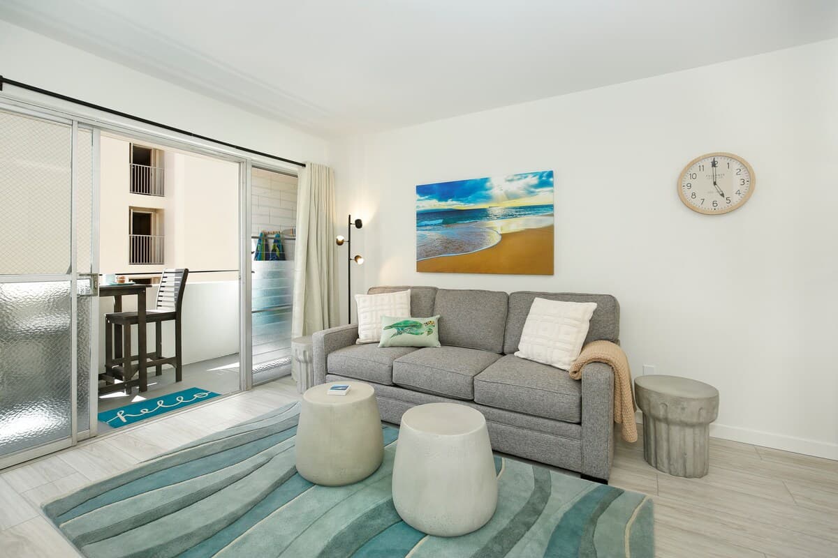 Condo in Honolulu · ★4.74 · 1 bedroom · 2 beds · 1 private bath - Photo 4