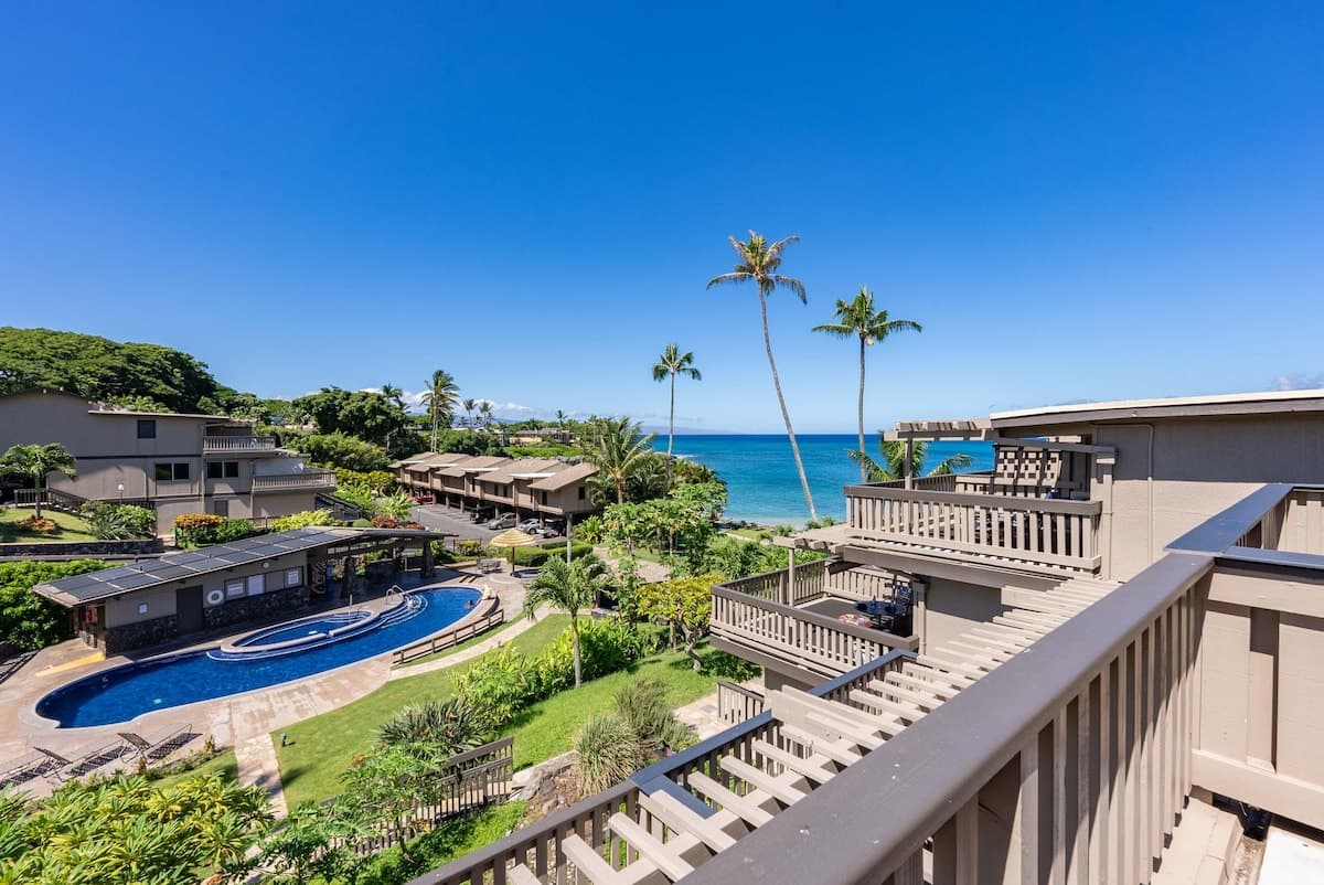 Condo in Lahaina · ★4.86 · 2 bedrooms · 4 beds · 2 baths - Photo 1