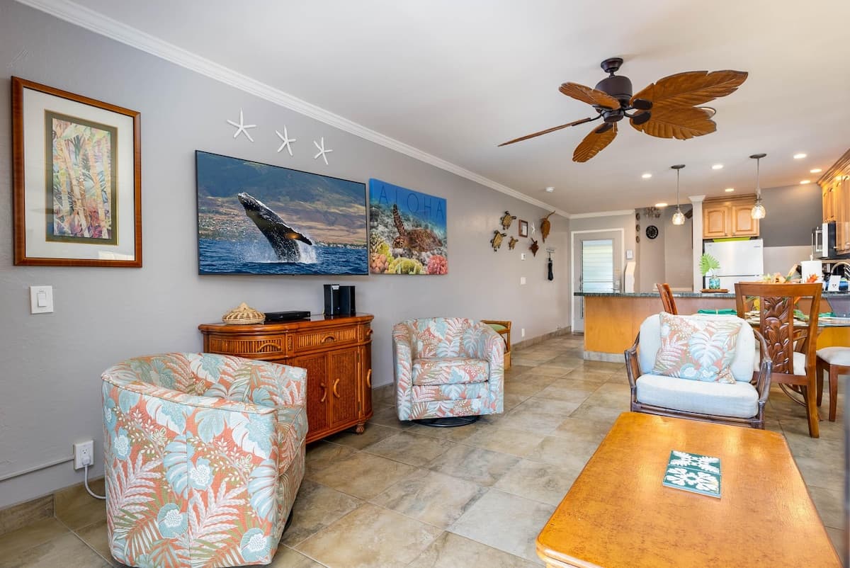 Condo in Lahaina · ★4.86 · 2 bedrooms · 4 beds · 2 baths - Photo 4