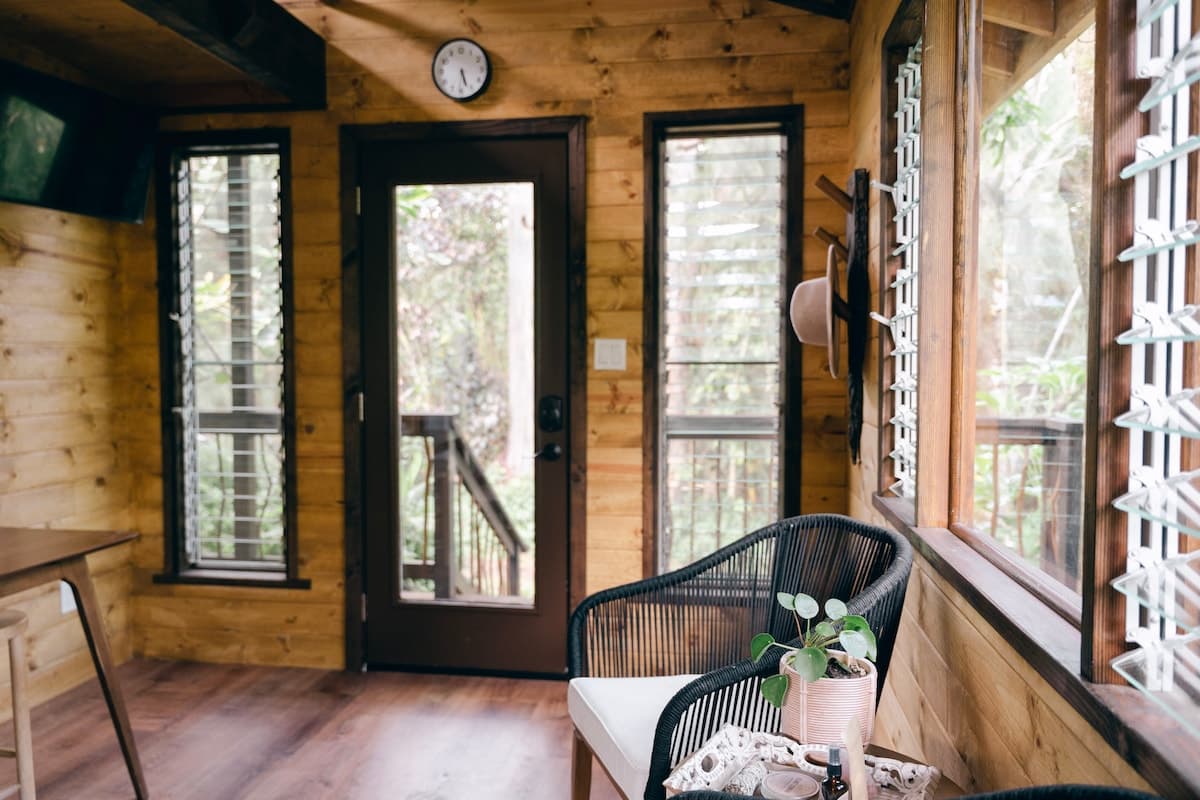 Cabin in Pahoa · ★4.96 · 1 bedroom · 4 beds · 1 private bath - Photo 4