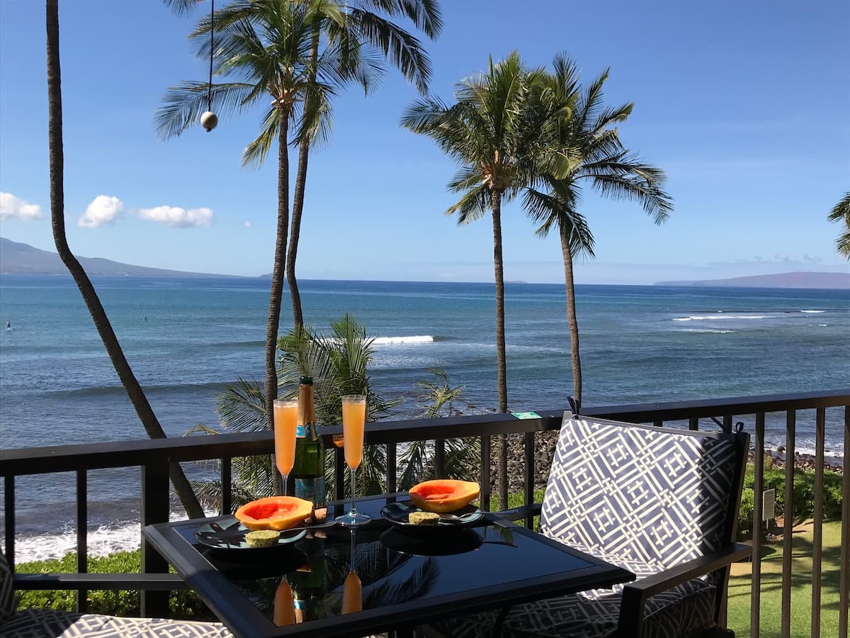 Condo in Wailuku · ★4.97 · 1 bedroom · 1 bed · 1 bath - Photo 1