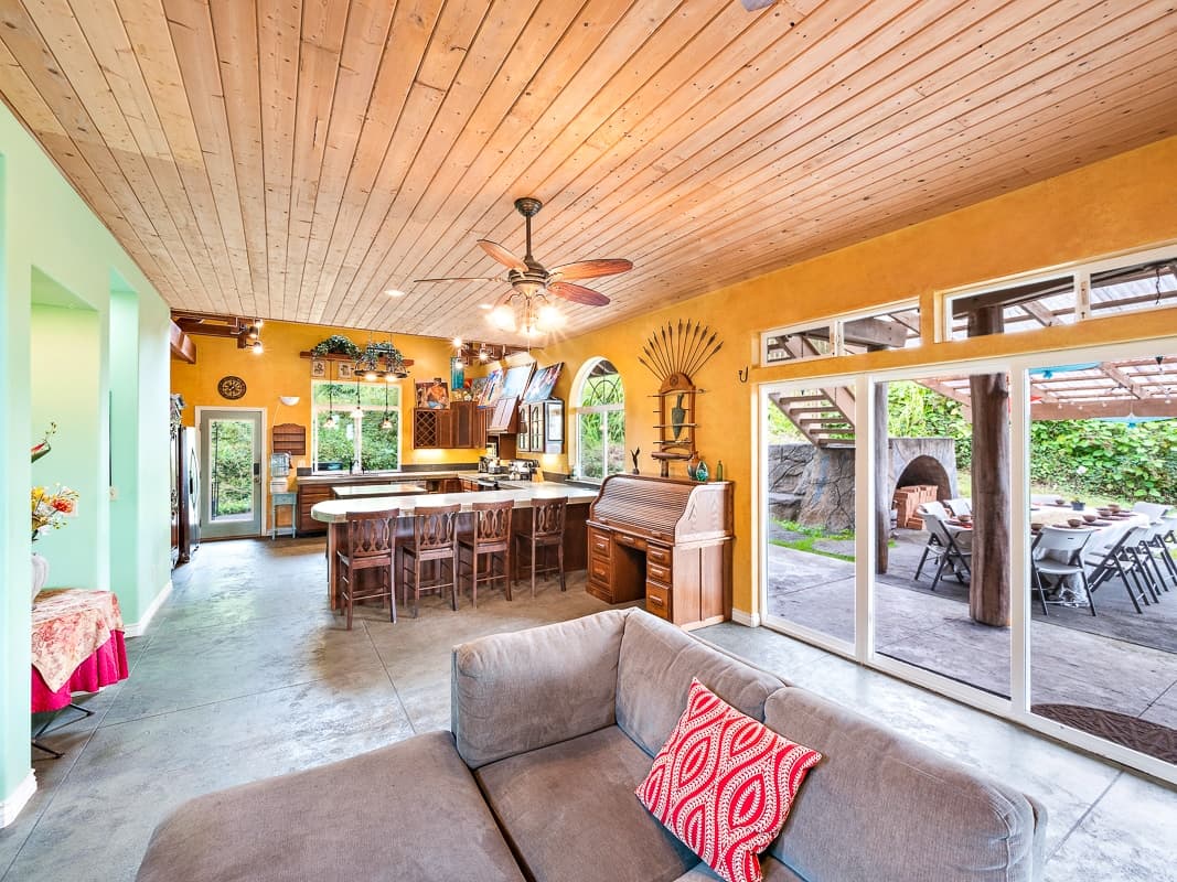 Home in Holualoa · ★4.6 · 4 bedrooms · 7 beds · 3.5 private baths - Photo 5